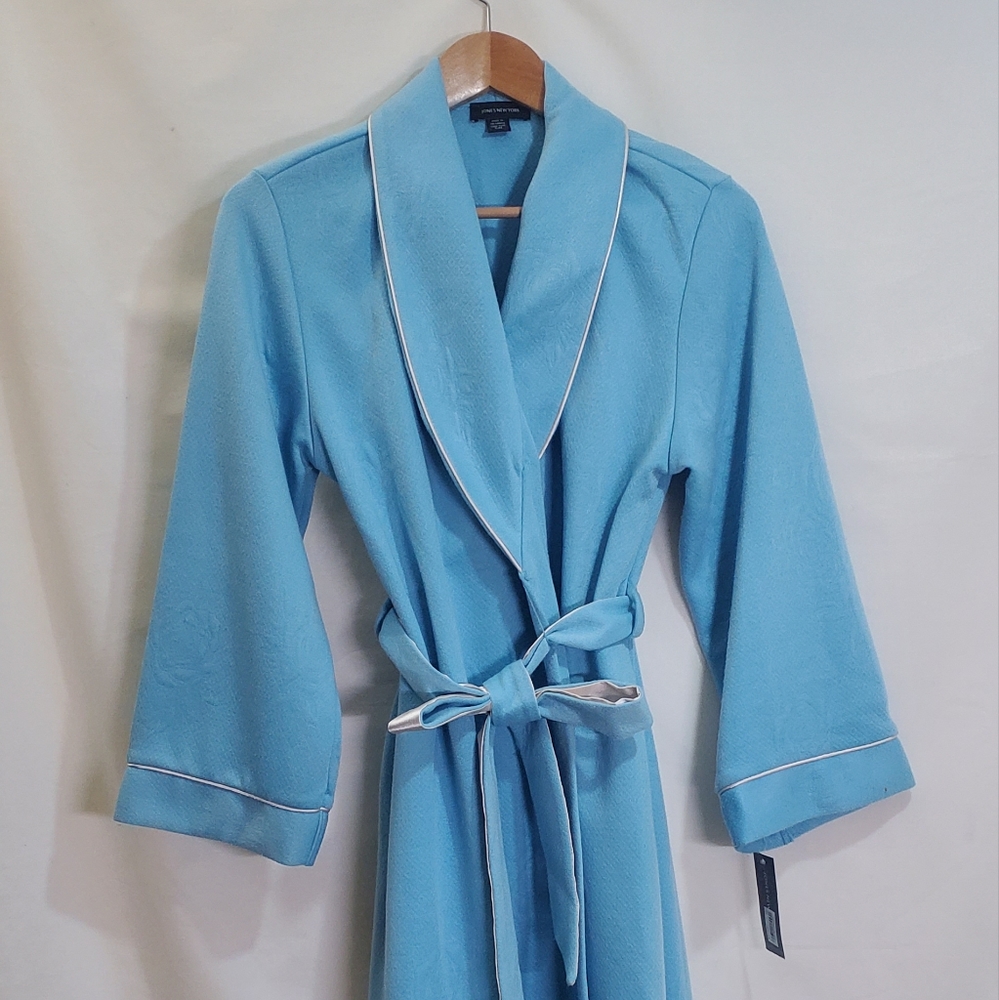 Jones New York Satin Accent Robe